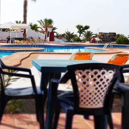 卡斯蒂约海滩洋房酒店 假日公园 2*