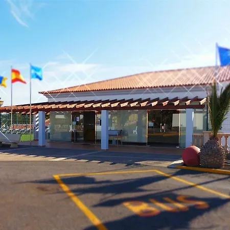 卡斯蒂约海滩洋房酒店 2*