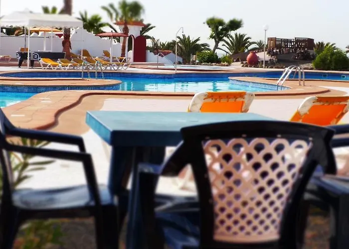 Castillo Holiday park 2*